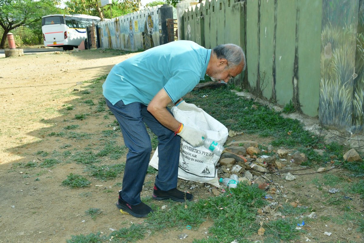 dinesh tyagi Retd IAS tweet media