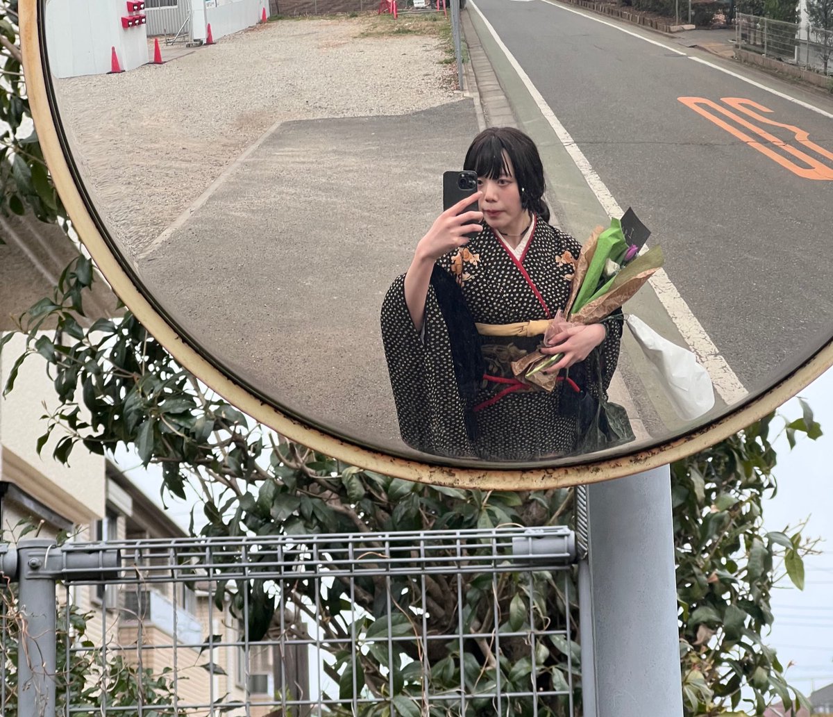 yne76m's tweet photo. 武蔵美卒業しました● https://t.co/w1FPTWt4m1
