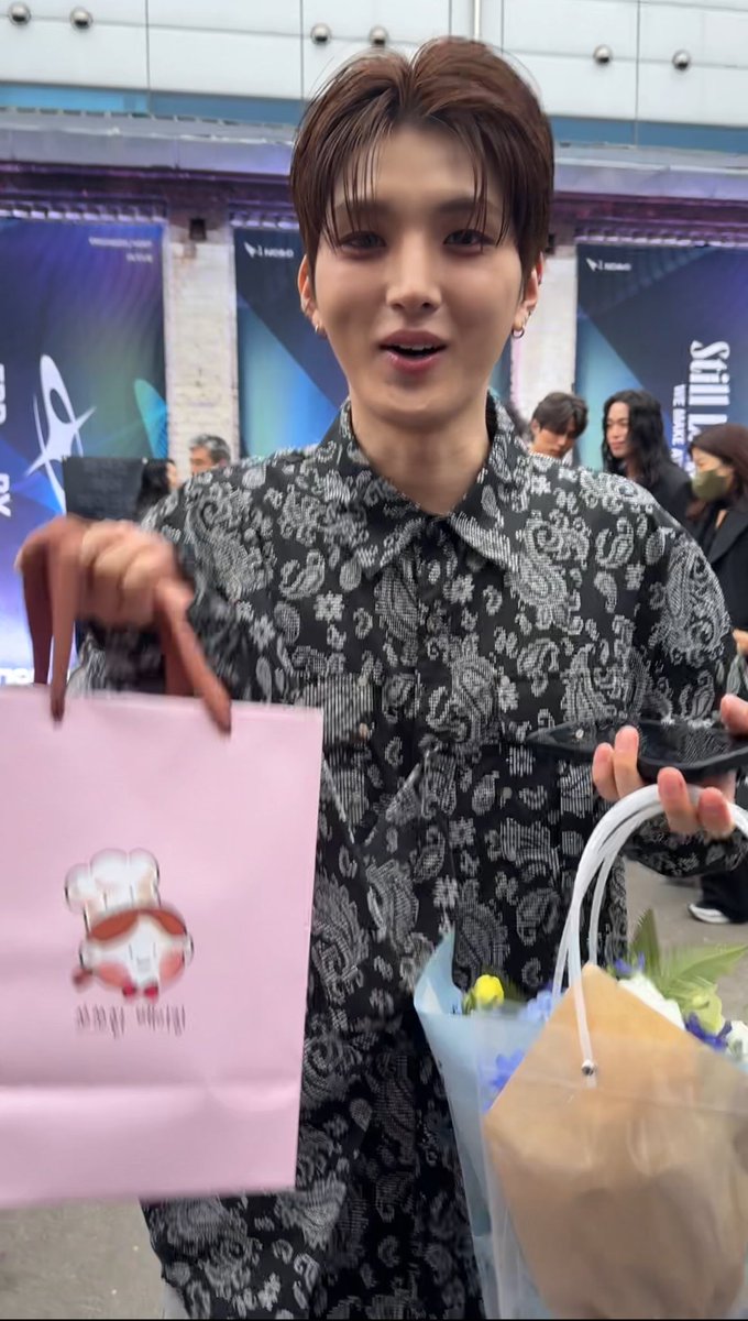Natacha_aim's tweet photo. 260314
๐๐ง๐๐จ๐๐ฃ๐ฉ๐จ ๐๐ค๐ง ๐ข๐ค๐ค๐ฃ ๐ข๐ค๐๐๐ก๐ง๐๐
์๋ก์ด ์์์ ์ถํํด์ฉ , ์ฐ๋ฆฌ ๋ฌธ๋ชจ๋ธ! โจ๐ ์ค๋น ์ ๊ฟ์ด ๋ฐ์จ์ด ์์์ ๋น๋๋ ๊ฑธ ๋ณด๋ ๋๋ฌด ํ๋ณตํด์. ์์ผ๋ก์ ๋ชจ๋ ๊ฑธ์๋ ํญ์ ์์ํ ๊ฒ์ ์ฌ๋ํด๐ฉท๐
#ciipher #์ธ์ดํผ
#๋ฌธํ๋น #MOONHYUNBIN #penbin๐ง #ใ ใณใใงใณใใณ https://t.co/SfBuiLwpNx
