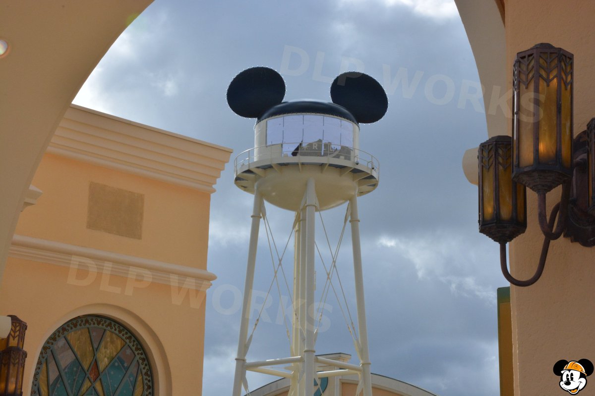 DLPWorks's tweet image. [Live] 🚨⚠️ New logo installed on the Earffel Tower + PRESS EVENT!!

➡️ The #DisneyAdventureWorld logo has finally been painted on the emblematic tower, but still behind protective papers, waiting to be discovered! It will mark a symbolic milestone in the ongoing transformation