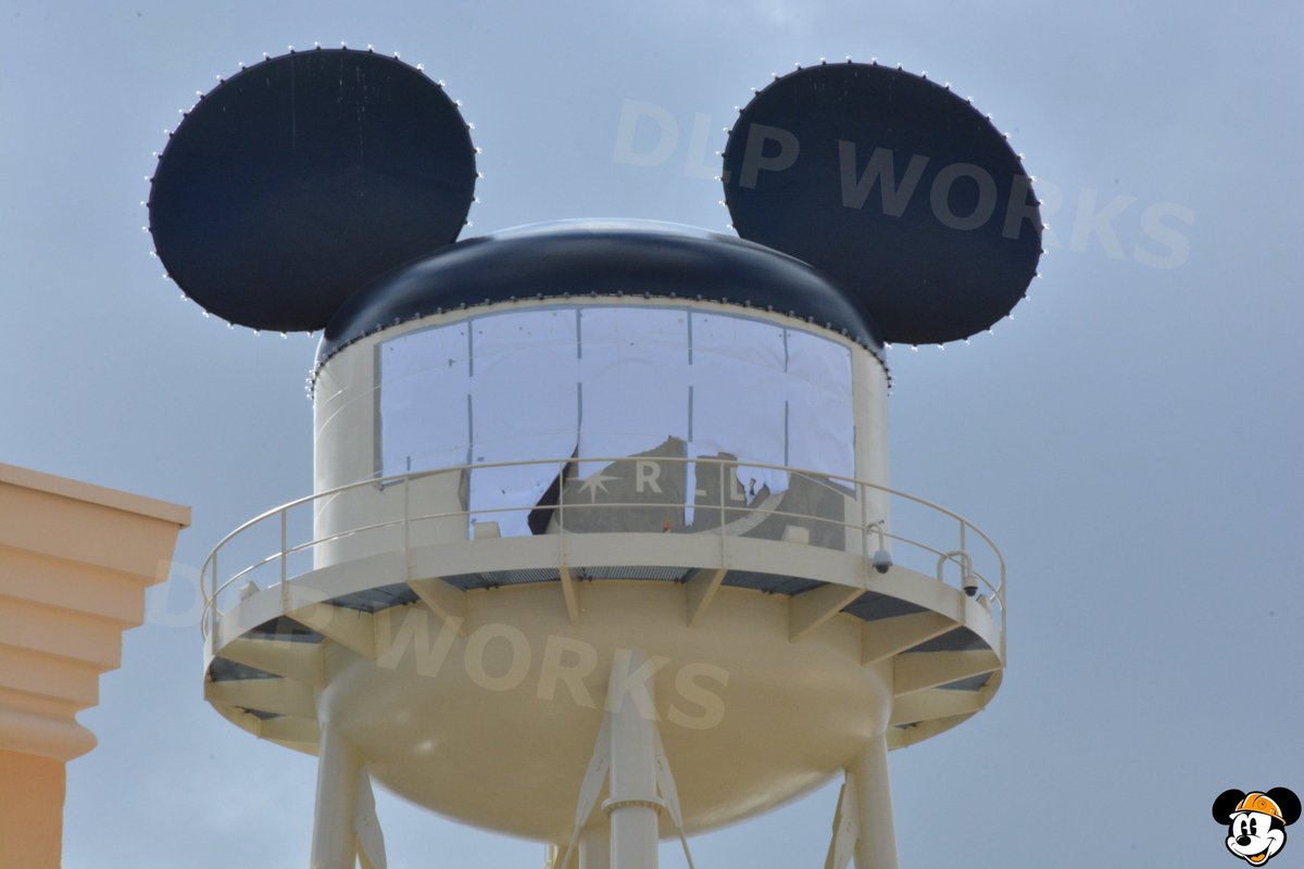 DLPWorks's tweet image. [Live] 🚨⚠️ New logo installed on the Earffel Tower + PRESS EVENT!!

➡️ The #DisneyAdventureWorld logo has finally been painted on the emblematic tower, but still behind protective papers, waiting to be discovered! It will mark a symbolic milestone in the ongoing transformation