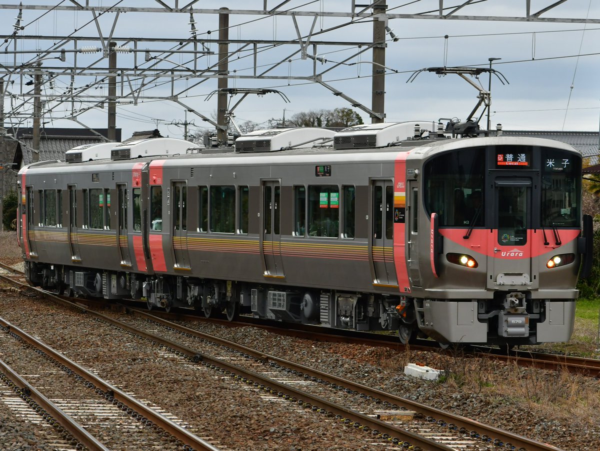 走る鉄バス tweet media