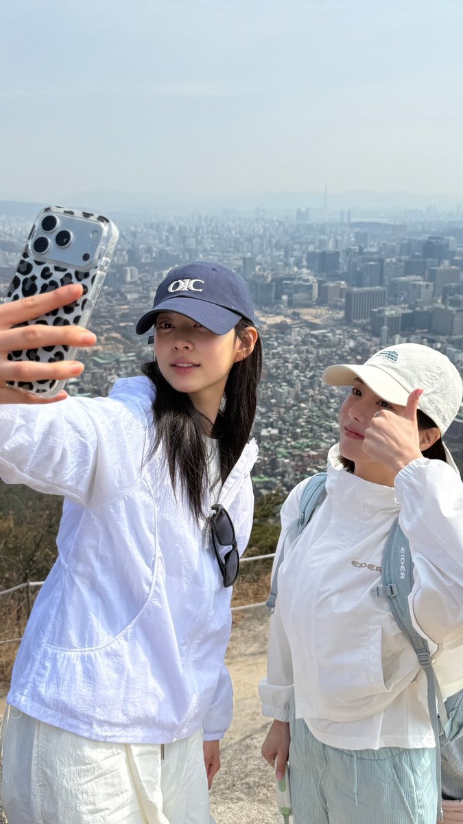 체리 tweet media