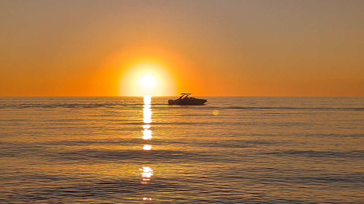 Escape to paradise 🌅✨Take a relaxing 4K sunset walk through Lowdermilk Beach, Naples, Florida. There is nothing like a Gulf Coast sunset to reset your vibe. Watch here: rumble.com/v773lo2-naples… Please: ✅ Like, Share &amp; Subscribe #NaplesFlorida #Sunset #Travel #Rumble #4K
