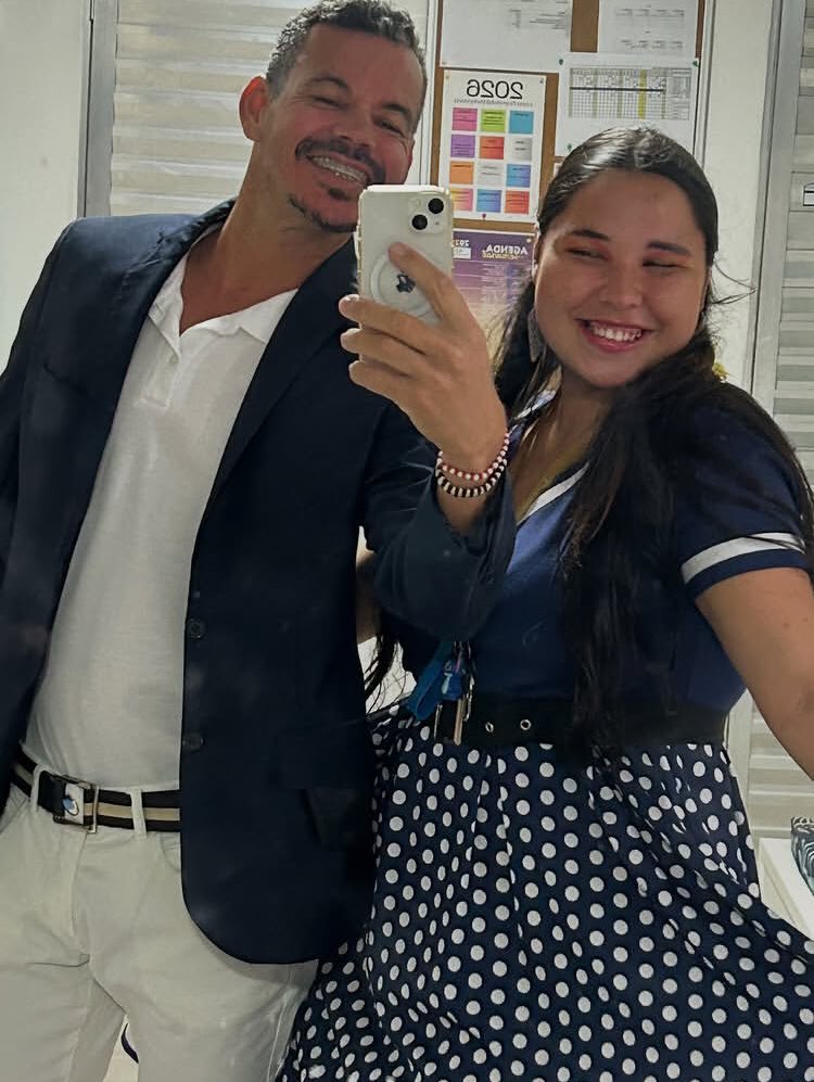 lua_dn4's tweet photo. Ontem,infelizmente a vida levou um dos melhores gestores que eu já tive na vida!
Um grande amigo,Uma ótima pessoa e um palhaço extremamente alegre como já dizia o seu nome:ALEGRIA✨
Obrigada Hudson,sempre farei questão de honrar a sua Historia! Pra sempre no meu coração🤍 https://t.co/MPnd1aystS