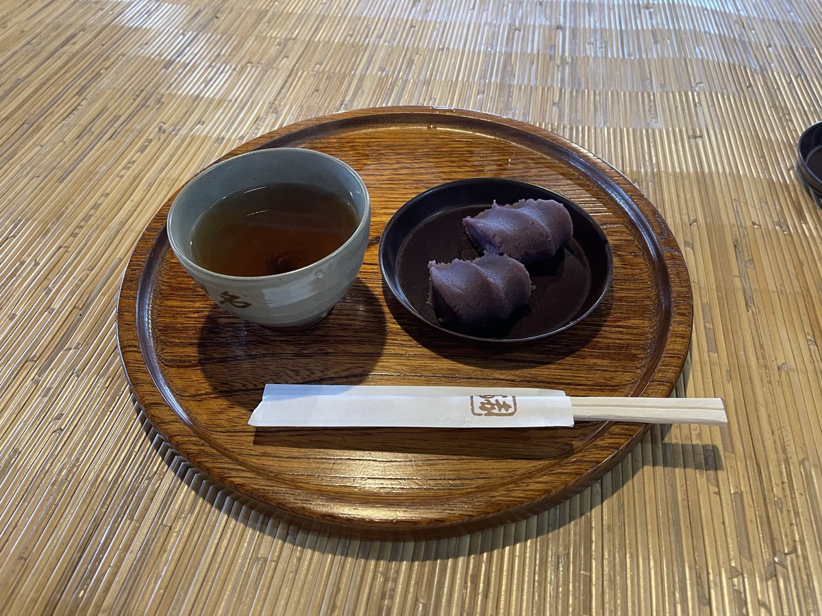 Tetsu_678's tweet photo. @harami_piano デザートめしあがれ😋 https://t.co/2xJqw9PO4O