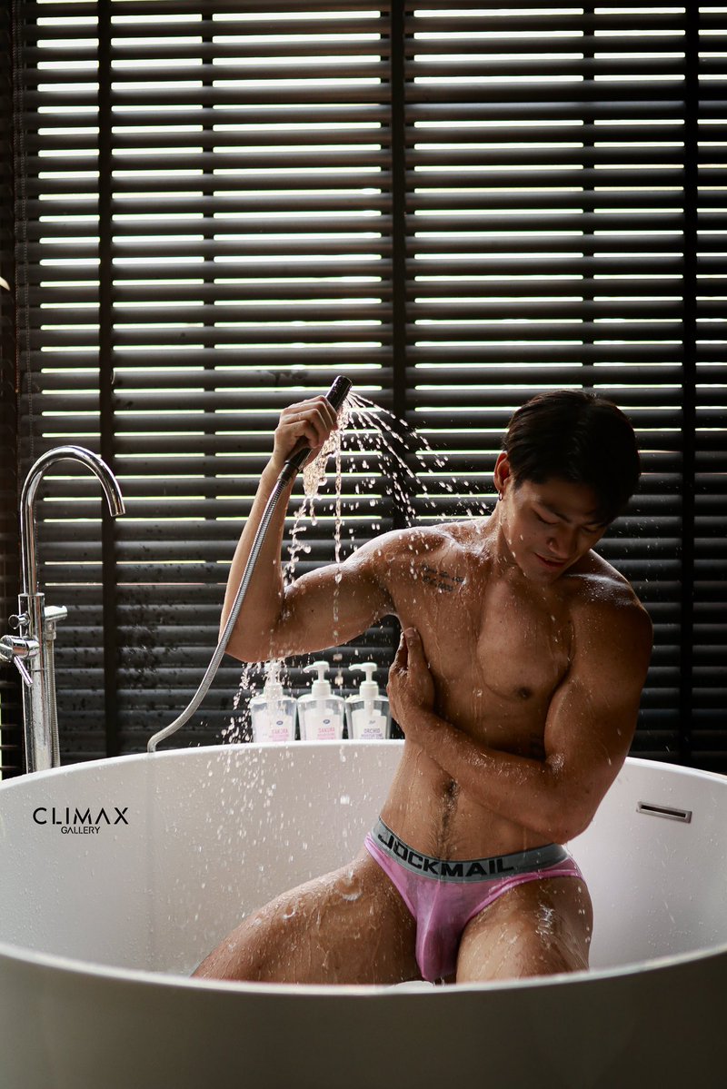 CLIMAX GALLERY tweet media