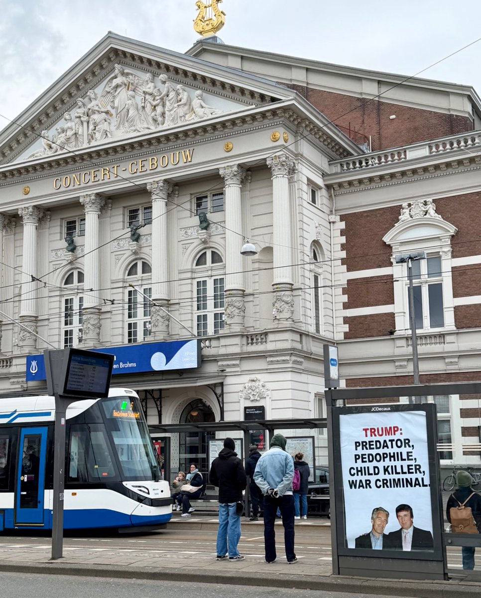 𝙻𝚊𝚞𝚛𝚊 𝙿𝚘𝚎 tweet media