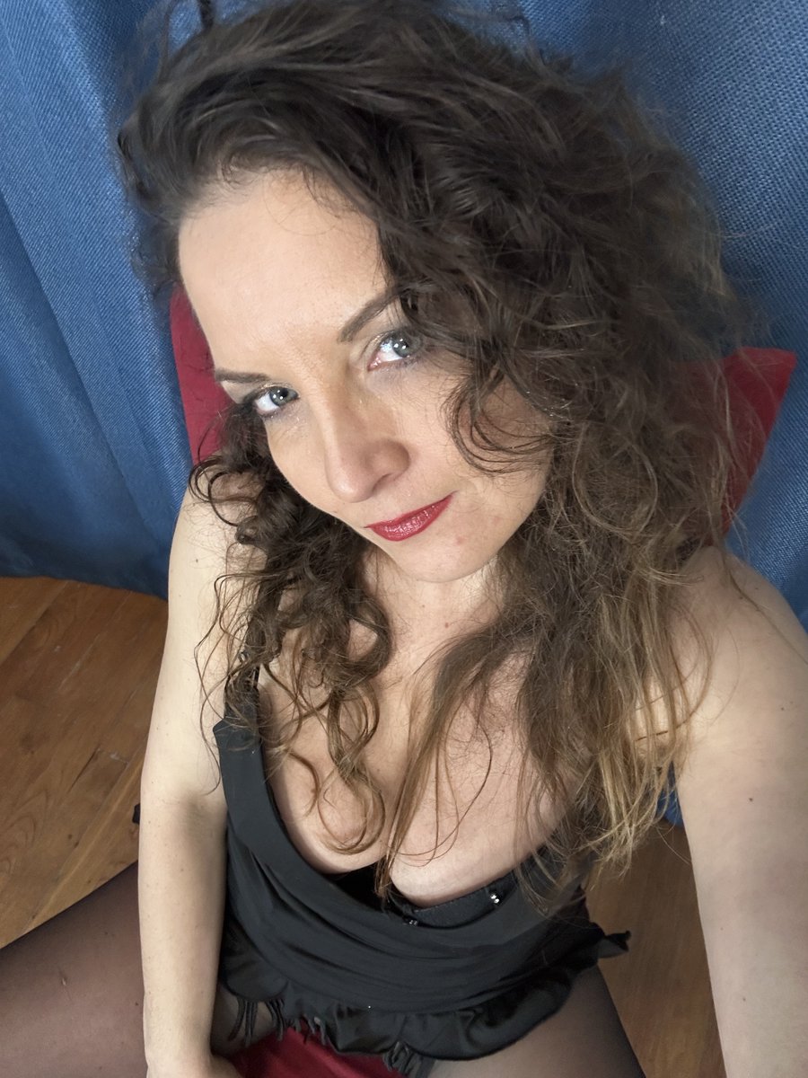 Oksana Glamour tweet media