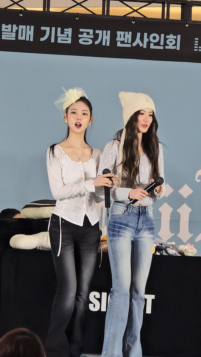 SuminLEESOL's tweet photo. 20260314 키키 공개팬싸
#키키 #이솔 #수이 #LEESOL #SUI https://t.co/JepHo0ehL6