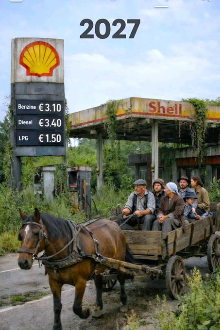 GDiaconesco's tweet image. #DONC PLUS UNE GOUTE DE PETROLE OU PRESQUE ...
... LE BARIL DE PETROLE VA MONTER EN FLECHE DANS TRES PEU DE TEMPS A 200$ LE BARIL ... VOUS ALLEZ VOUS DEPLACER EN CARIOLE OU EN CALECHE TIREES PAR CHEVAL OU PAR BOEUF ... COURAGE CITOYENS !