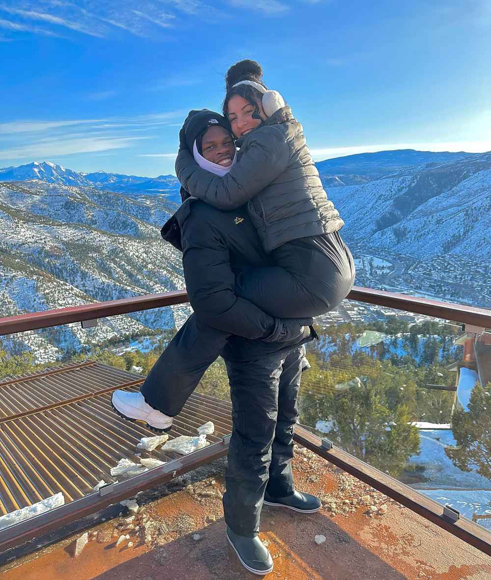 obsrvate's tweet image. Travis Hunter's wife posted an emotional video claiming she is going broke because Travis caught her cheating and won't pay her anything until she takes him to court 😳

"I only have 100k left I didn't sign a prenup for a reason, I'm getting my money"
"I really want Sheduer now"