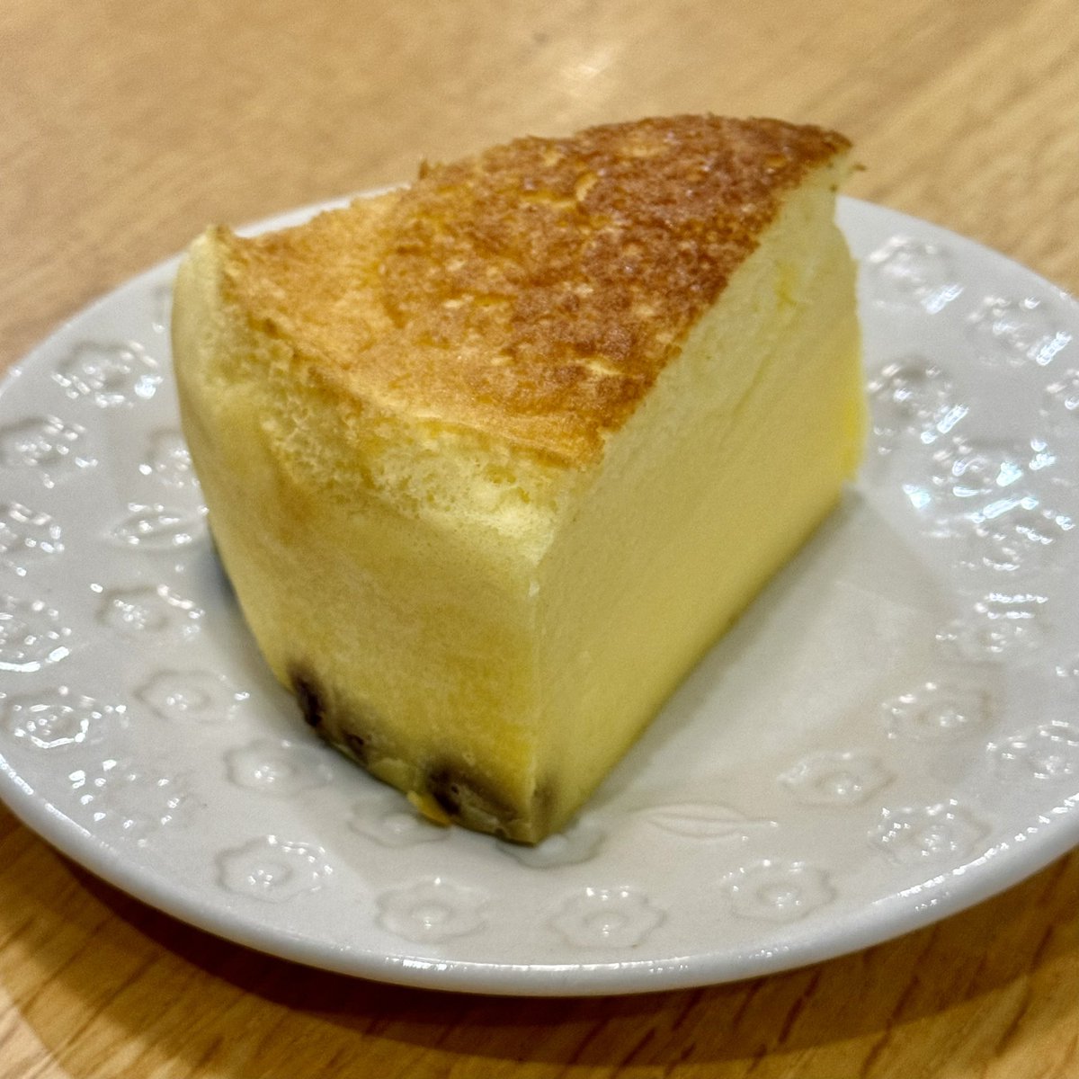Watchmaker_Sora's tweet photo. 大阪の「りくろーおじさん」風チーズケーキを作った https://t.co/SjcplM9fBk