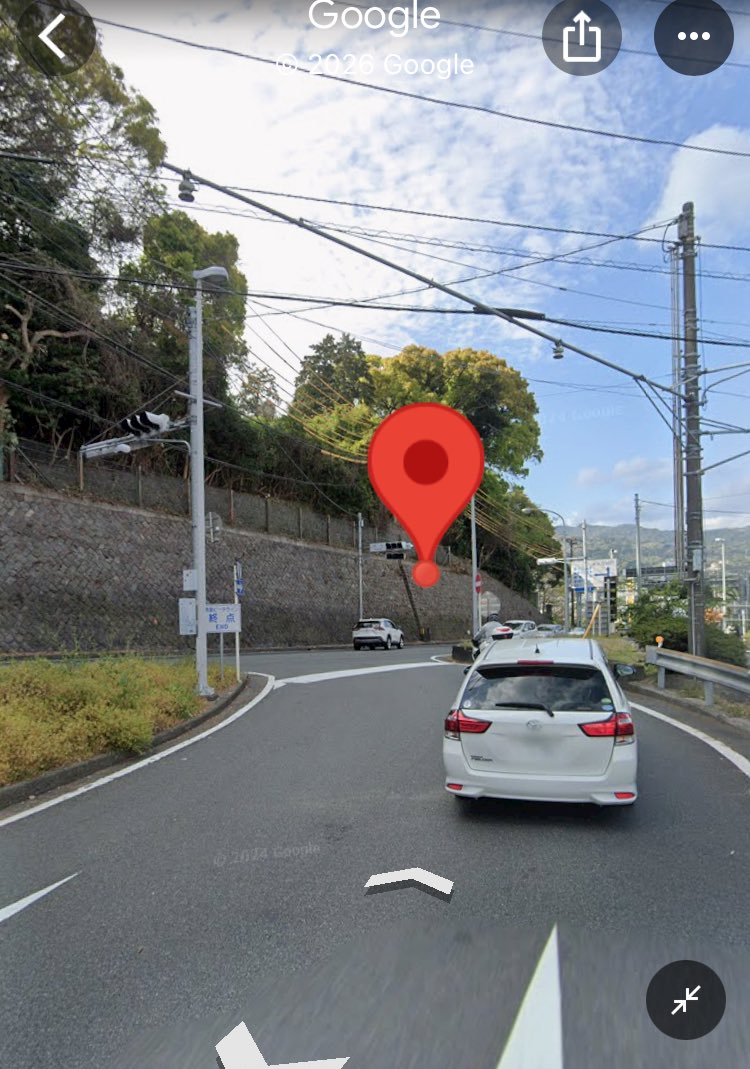 fukupanda199's tweet photo. ここ狭いけど2車線でどちらも右折出来るんだけど左から来た車が被せて来たからホーン鳴らしたら煽ってくるじゃん
さすがに降りて文句言いに行ったよ
まぁ関わらず無視しとけばよかったんだけども https://t.co/POosUvyOMW