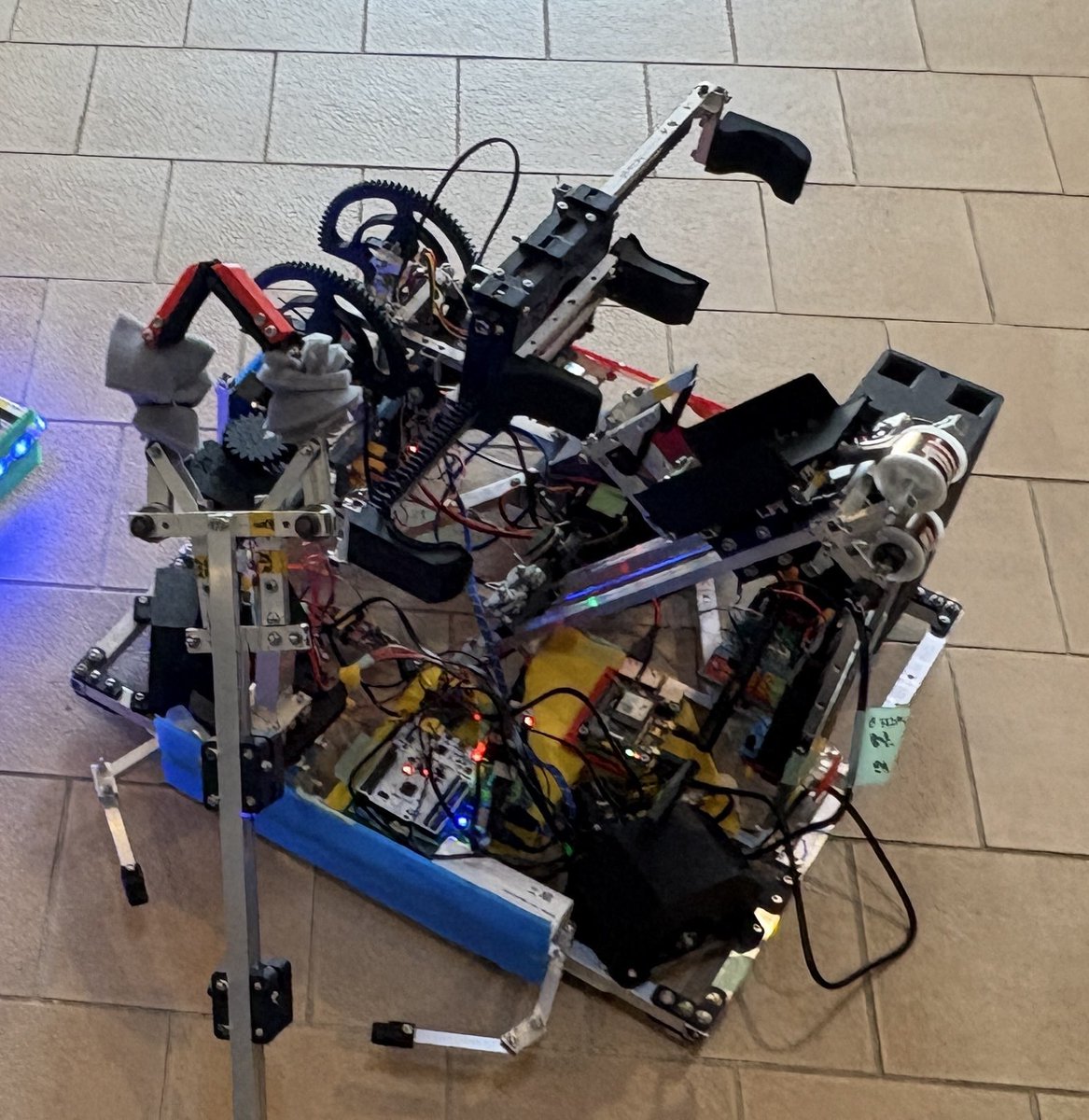 せつがん tweet media