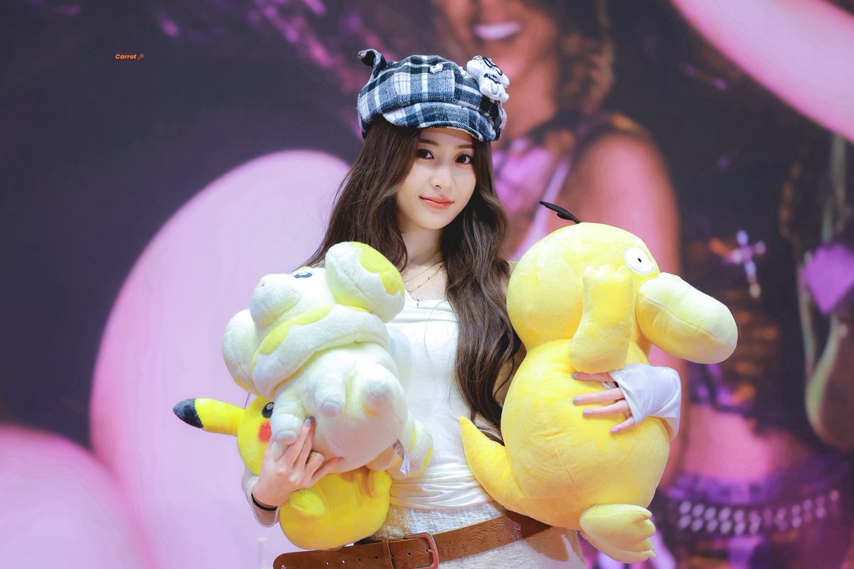 260314 🐶

#르세라핌 #LE_SSERAFIM 
#허윤진 #HUHYUNJIN #윤진 #ユンジン