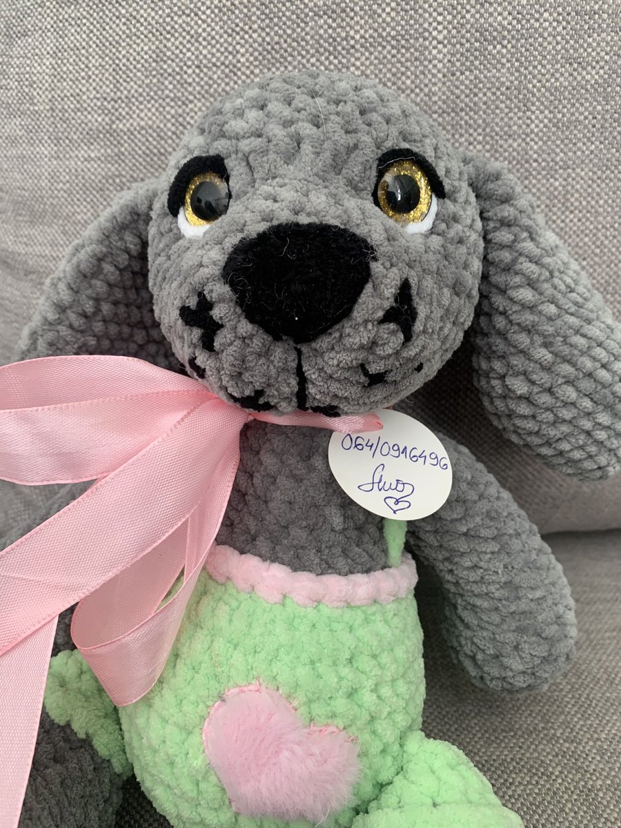 GovedaricaNAT's tweet image. Danas sam popravila Issa I, by @AnaVasic2 da bi prelijepu, s ljubavlju rađenu, od Isse jedine sklanjanu Issu II ponudila za otkup. Cilj: donacija za oporavak operisanog psa
DM, pls. Ili: #donate
Udruženje Zoi, Ugrinovci 340-11012974-81 
PayPal zoiudruzenje@gmail.com 
Za Ružu!