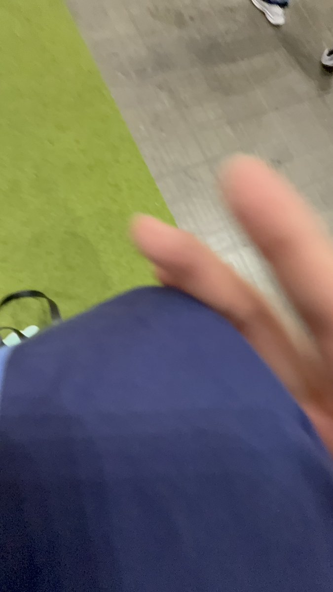 っっっん tweet media