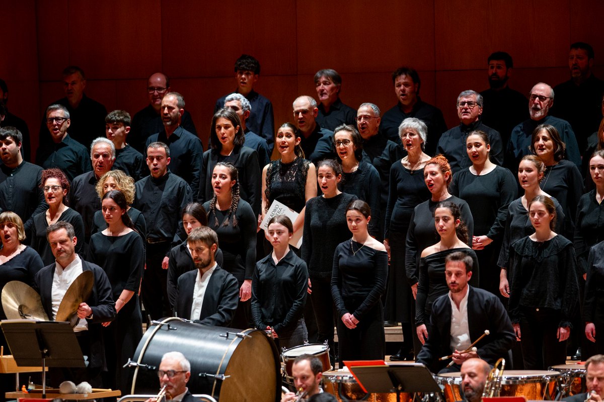 euskadiorkestra's tweet photo. La 2ª edición de “Abestu Euskadiko Orkestrarekin" se estrenó ayer en @baluarte. Emoción, nervios, magia y mucha felicidad.  Hoy en @Euskalduna_eus. 19.30.  Vivaldi: “Gloria” / Sorozabal: “Euskalerria” / Bizet: “Carmen”
@CoroEaso #MikelCañada @riccardofrizza https://t.co/uv1PabioAf