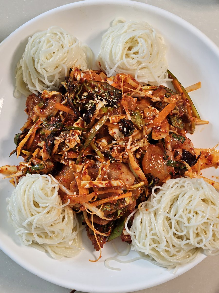 비니밥 tweet media