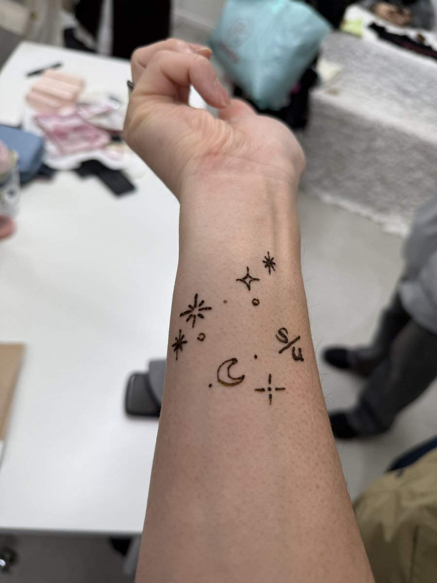 shima0421's tweet image. ひさひざに楽しい時間でした。  ·͜·
チェキツイなんて懐かしいなー
#AFURI