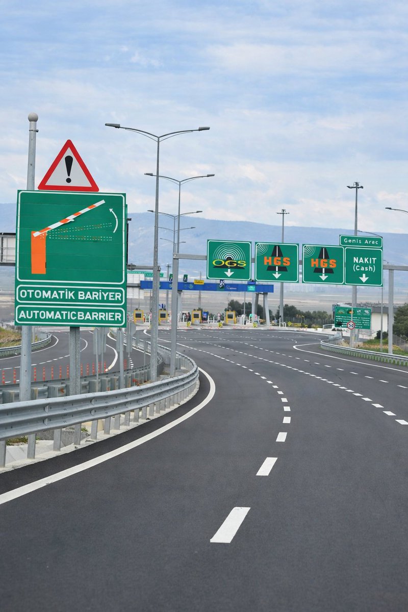 izmirgibiyiz 🇹🇷 tweet media