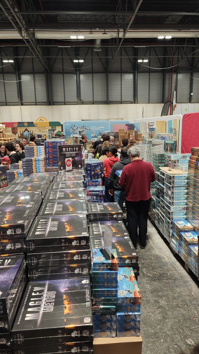 MalditoGamesES's tweet photo. ¡Muchísimas gracias a todos por apoyar tanto nuestros stands! Esta mañana está siendo increíble ☺️❤️ #interocio https://t.co/ze1bpIAwML