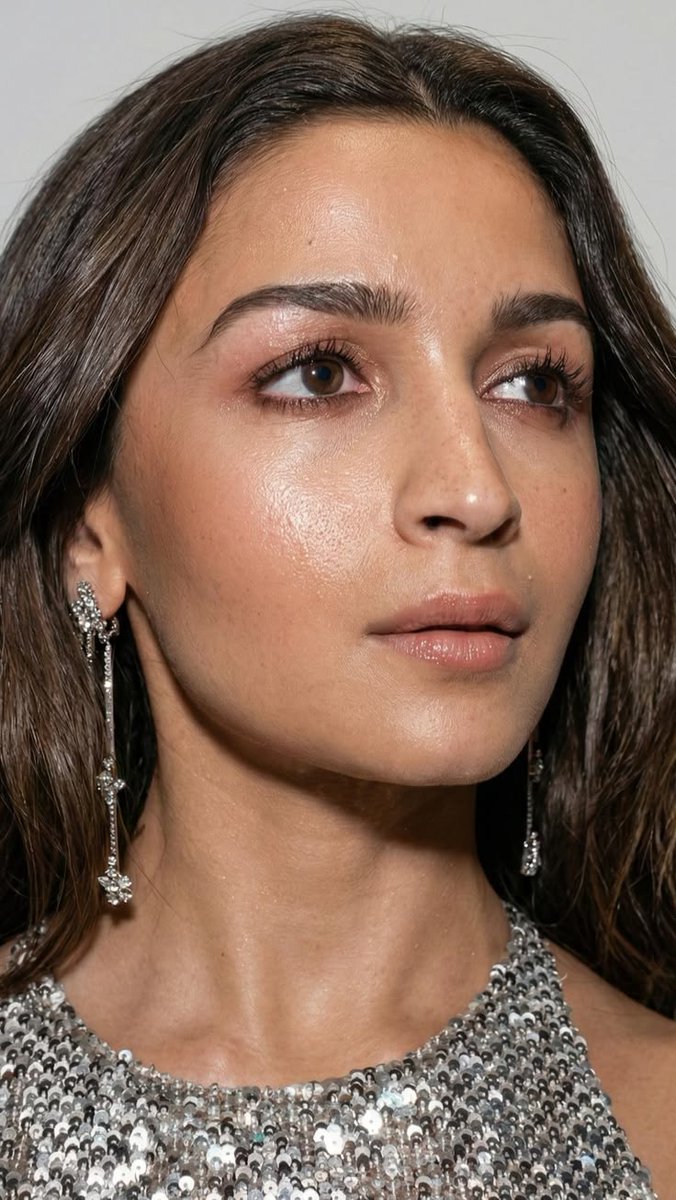 Alia Bhatt Commentary tweet media