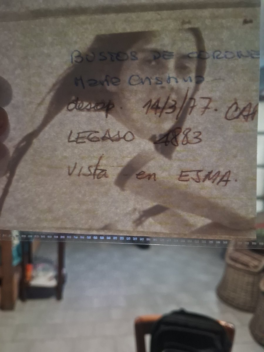 negracoronel74's tweet photo. Hoy se cumplen 49 años de que una patota de la esma secuestró a mi mamá y a mi hermana (que transitó el horror de ese lugar siendo una bebé y que fue rescatada por mi abuela superheroína).
Mi mamá sigue siendo una desaparecida. Todo lo que soy está atravesado por su ausencia y https://t.co/WUATlGgMC3