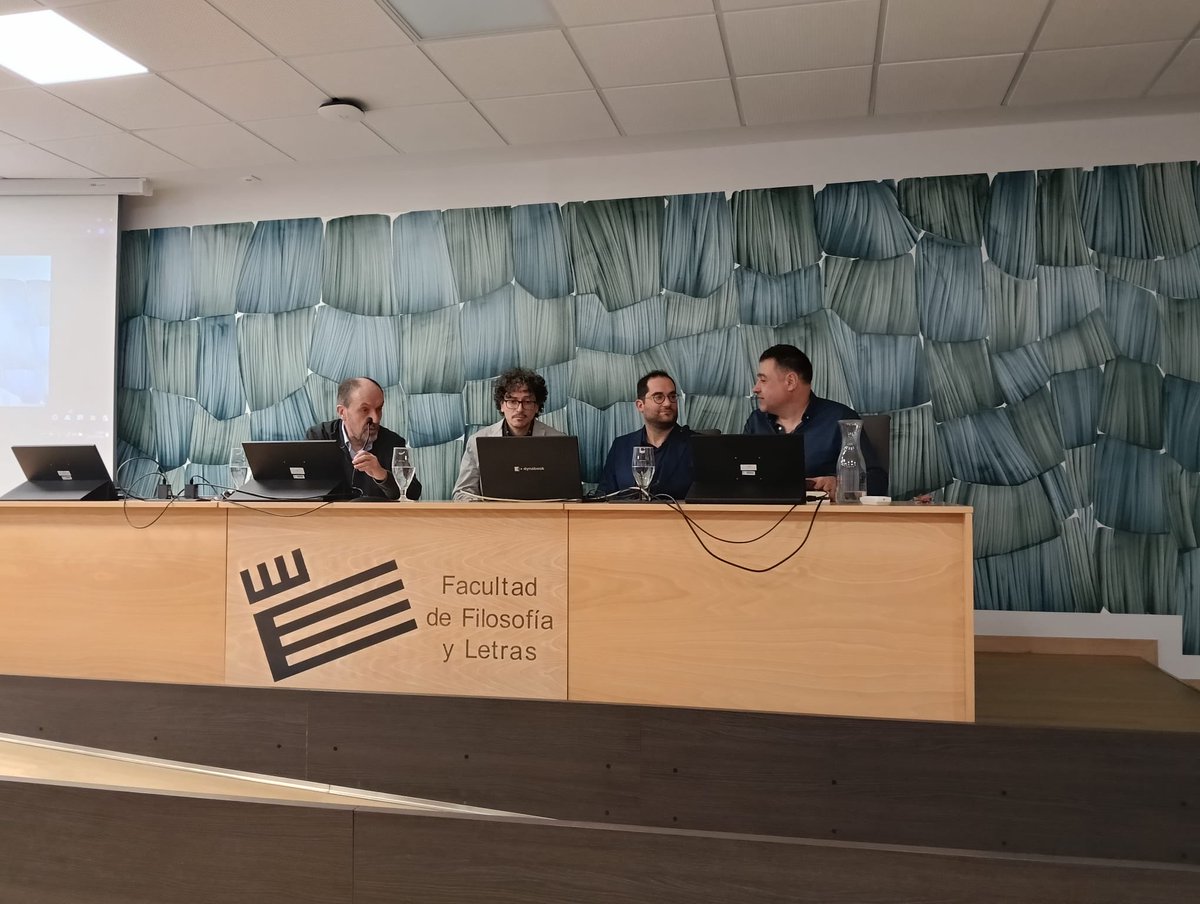DEIGLORIA7's tweet photo. Extraordinario seminario sobre Otredad y Marginalidd en la Edad Media y Moderna, #facultaddefilosofiayletrasdelauniversidaddeleon . Con los Doctores #dariotesti y Daniele Arceillo, moderado por el profesor Chamosa González. https://t.co/bw8mEeh7Rn