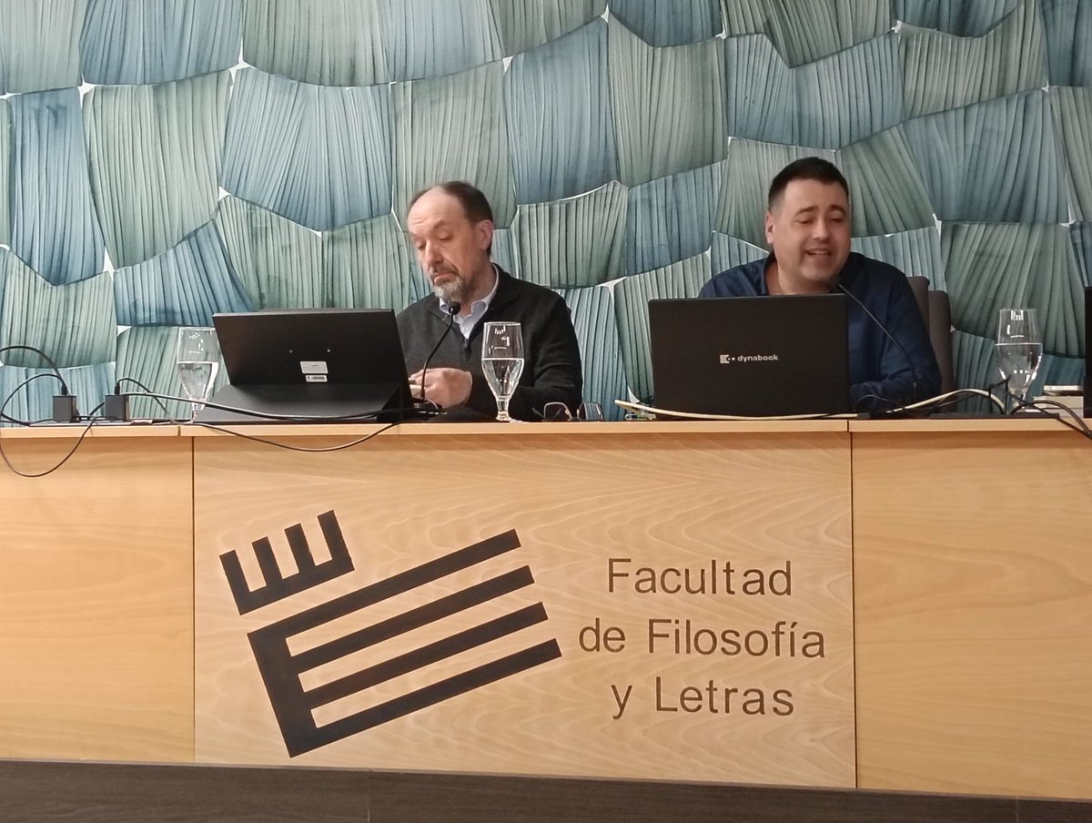DEIGLORIA7's tweet photo. Extraordinario seminario sobre Otredad y Marginalidd en la Edad Media y Moderna, #facultaddefilosofiayletrasdelauniversidaddeleon . Con los Doctores #dariotesti y Daniele Arceillo, moderado por el profesor Chamosa González. https://t.co/bw8mEeh7Rn