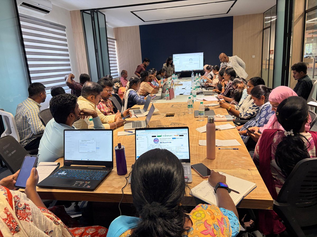 AndhraChamber's tweet photo. The Andhra Chamber of Commerce was pleased to participate in the TN-RISE Workshop Series on “Social Media &amp; Marketplaces for Business Growth.”

#AndhraChamber #MSMEGrowth #DigitalTransformation #Entrepreneurship #TNRise #BusinessGrowth #TNGovt #97Years https://t.co/uT8Asbg6ad