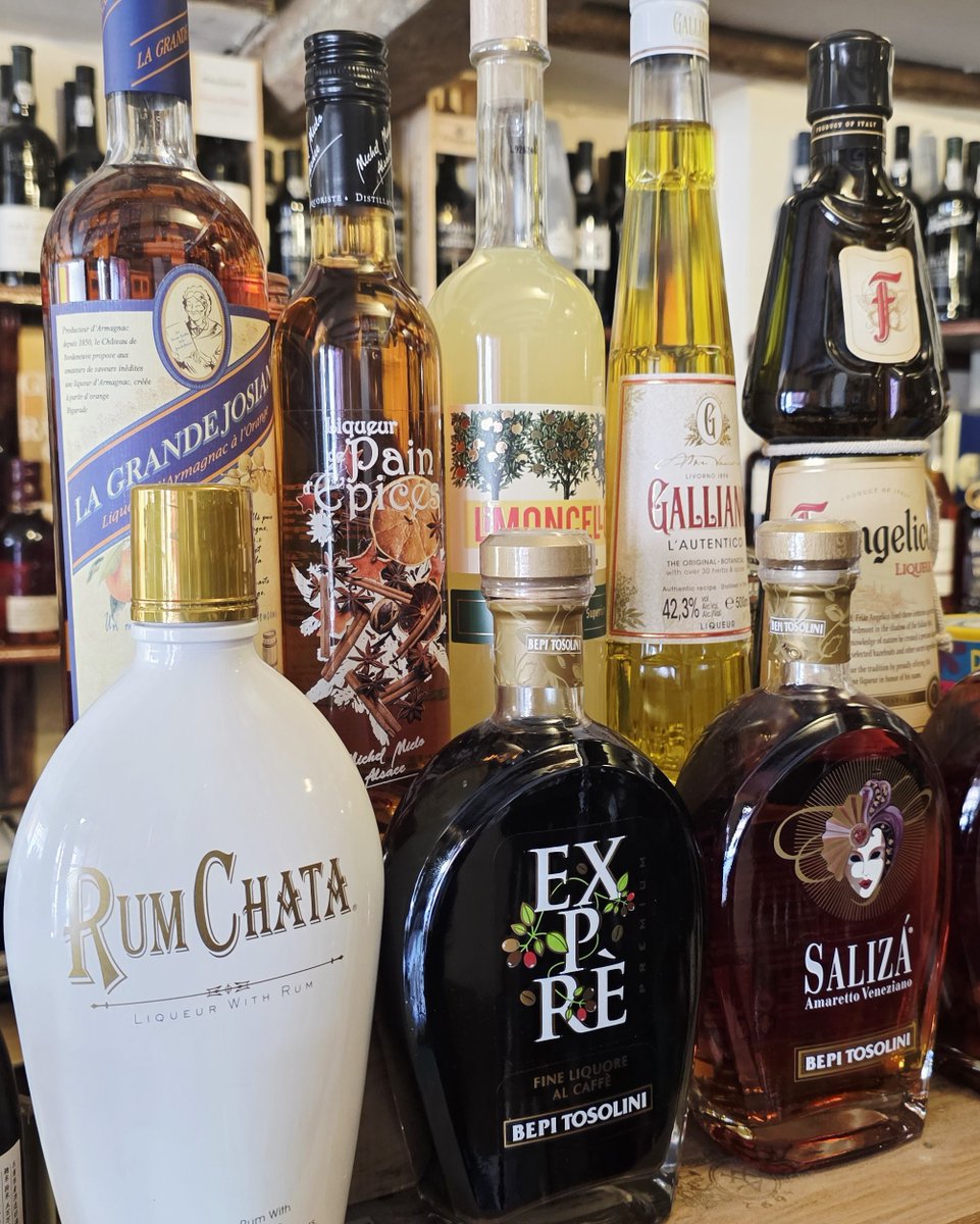 farehamwine's tweet image. Looking for a thoughtful and delicious gift for Mum this Mother’s Day? Why not treat her to a beautiful liqueur from Fareham Wine Cellar – perfect for sipping, mixing, or enjoying over ice #frangelico #galliano #fareham #rumchata