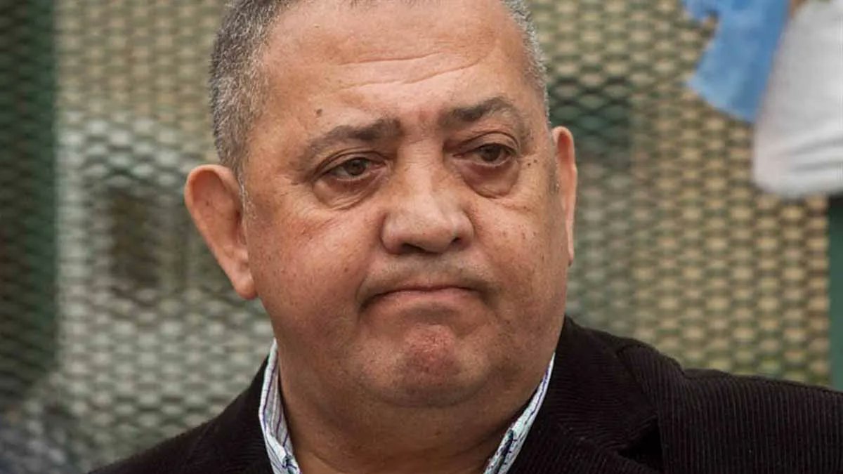 Da RT
Para que la justicia meta preso a 
Este tipo, por amenazar a la Argentina con un atentado terrorista.