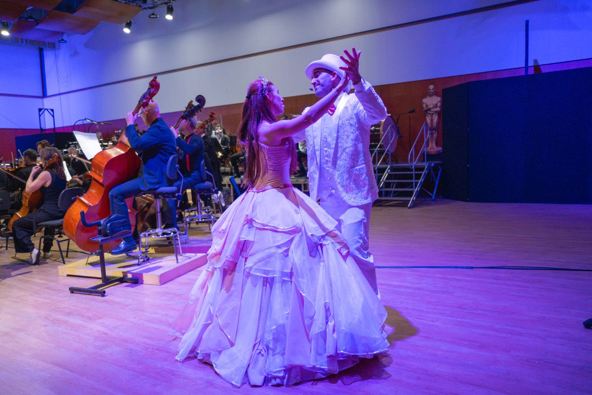 ofgrancanaria's tweet photo. 🎬 La magia del cine infantil… en familia

Casi 3.000 escolares y el público familiar llenaron esta semana la Sala Gabriel Rodó en las dos funciones de La magia del cine infantil. Muchas sonrisas, emoción y corazones cantando las canciones de sus películas favoritas. https://t.co/YDWs44C8o3