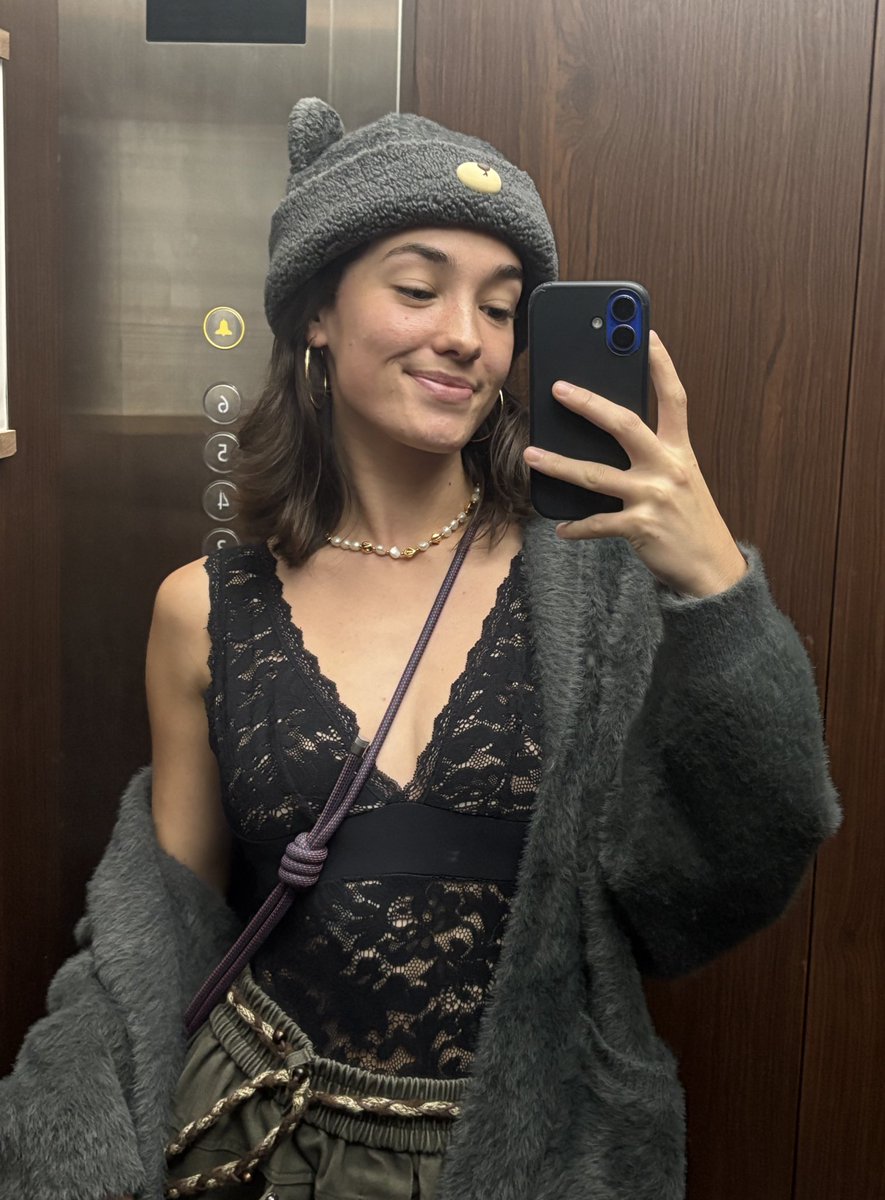 Cheekymz tweet media