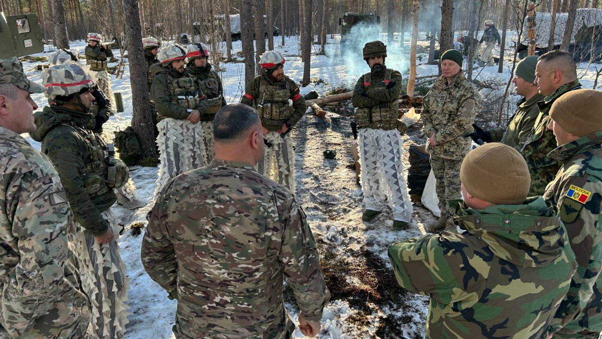 Forsvaret_no's tweet image. 👀 International observers from non-NATO countries are visiting #ColdResponse26 in Northern Norway. They received briefings, observed training and met soldiers in the field – demonstrating Norway’s commitment to transparency and confidence-building. #WeAreNATO