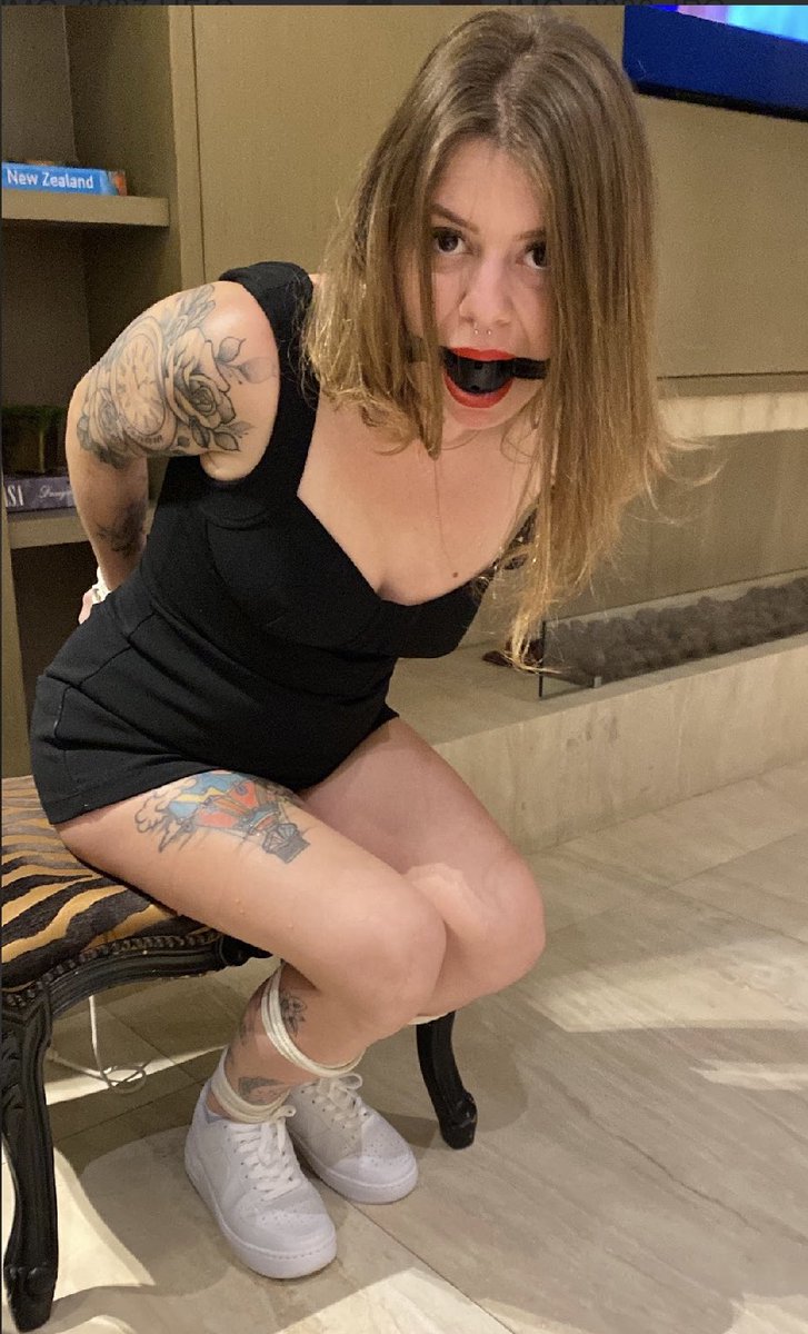 Seriebondagebr's tweet photo. A Isa é muito gata https://t.co/AIBkF0yYm0