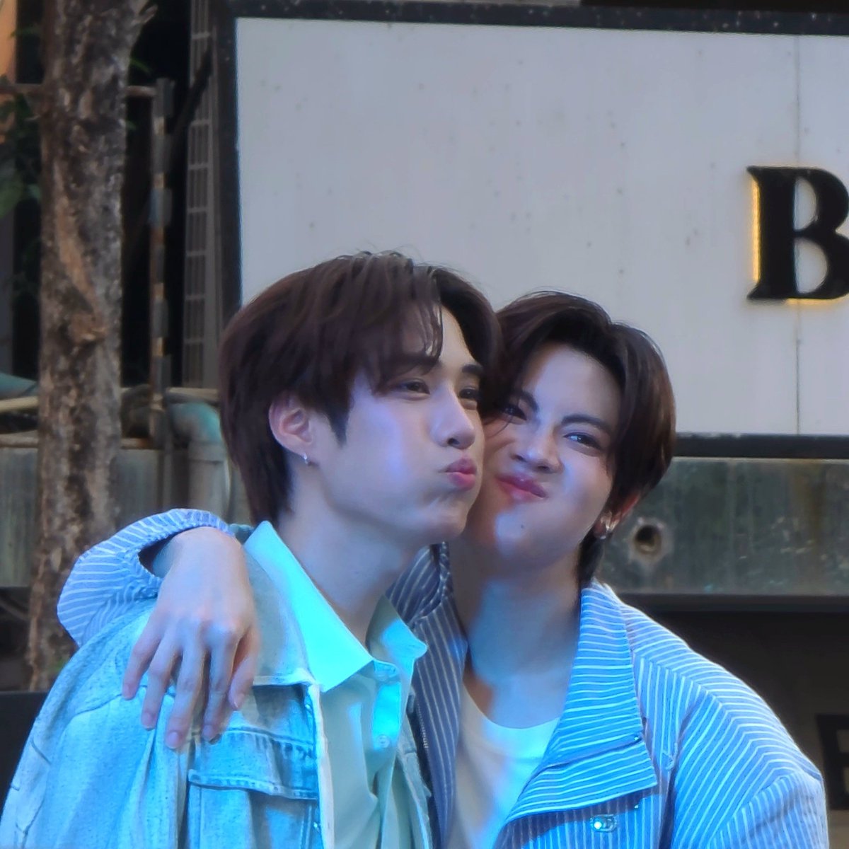 𝒉𝒐𝒏𝒆𝒚𝒍𝒆𝒆 tweet media