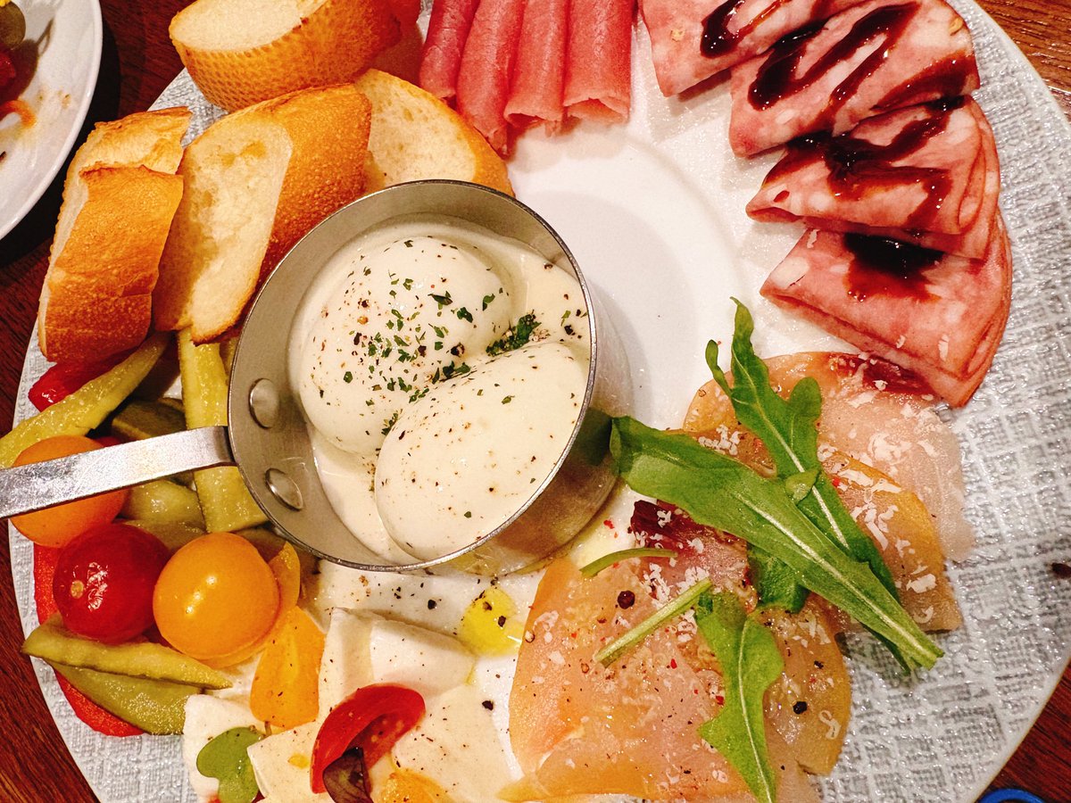 エスムラルダ tweet media