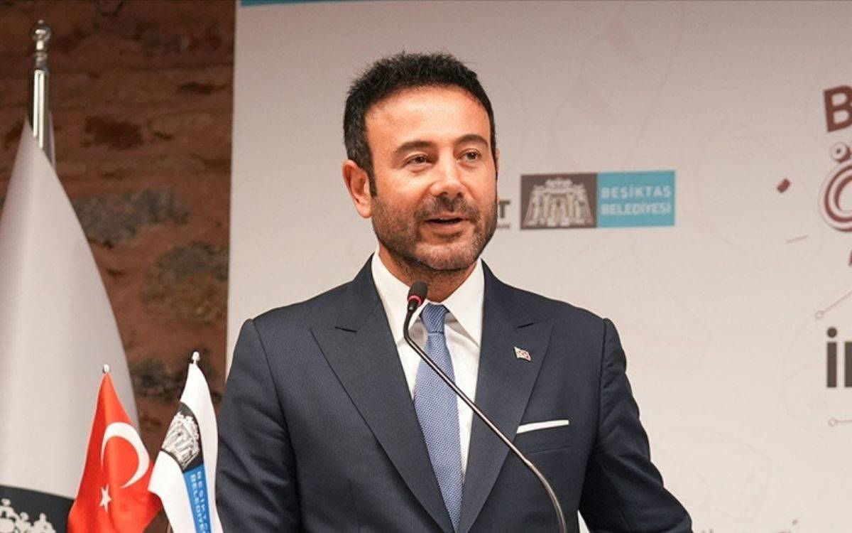 İddialar Çöktü: Beşiktaş Belediye Başkanı Rıza Akpolat  Beraat Etti

Beşiktaş Belediye Başkanı #RızaAkpolat hakkında ortaya atılan karşılıksız çek iddiaları mahkeme kararıyla çöktü. İstanbul 21. İcra Ceza Mahkemesi’nde görülen davada Akpolat ve Belediye Başkan Vekili Rasim Şişman