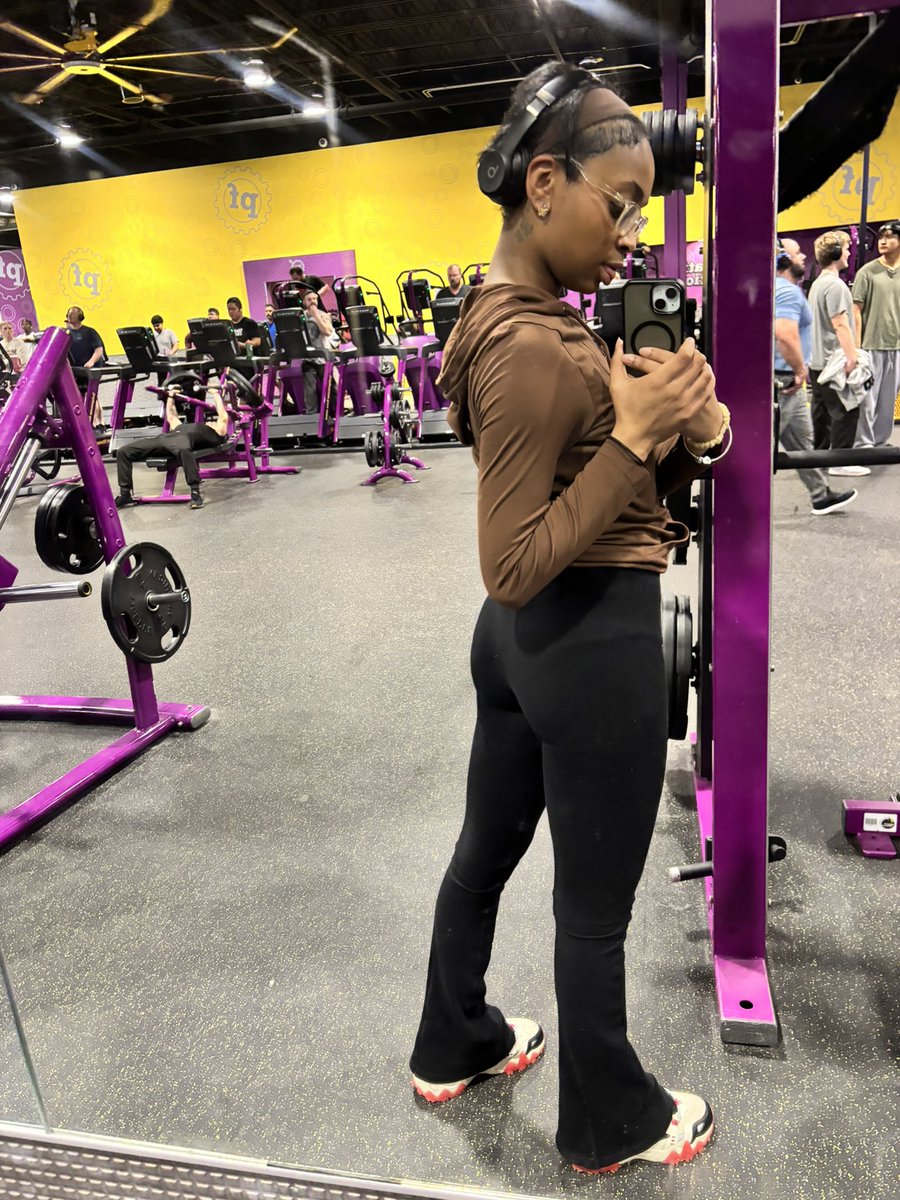 Tasteofpixie's tweet photo. Heyyy sooo Am I thick ? Or petite? 😛🍑 https://t.co/HVirXBJn1c