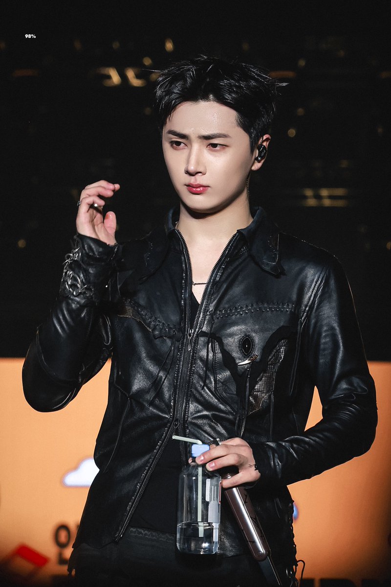 𝟗𝟖% tweet media