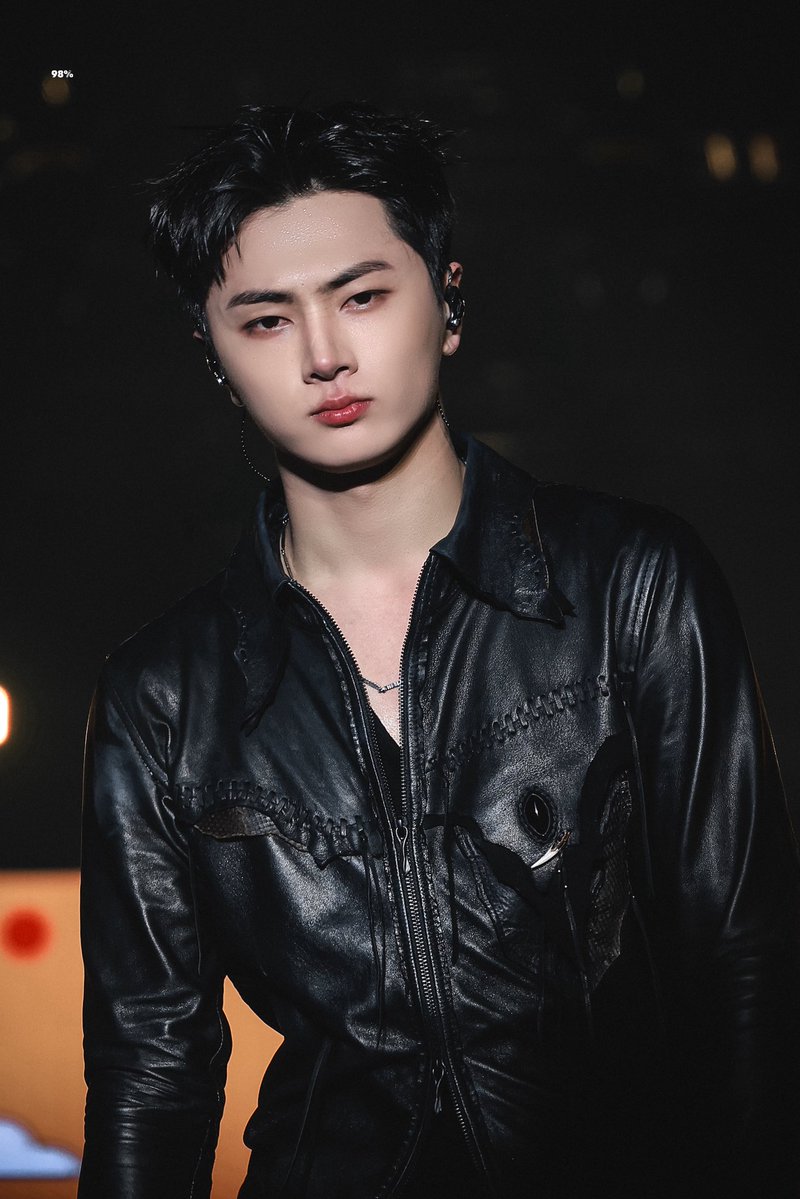 𝟗𝟖% tweet media