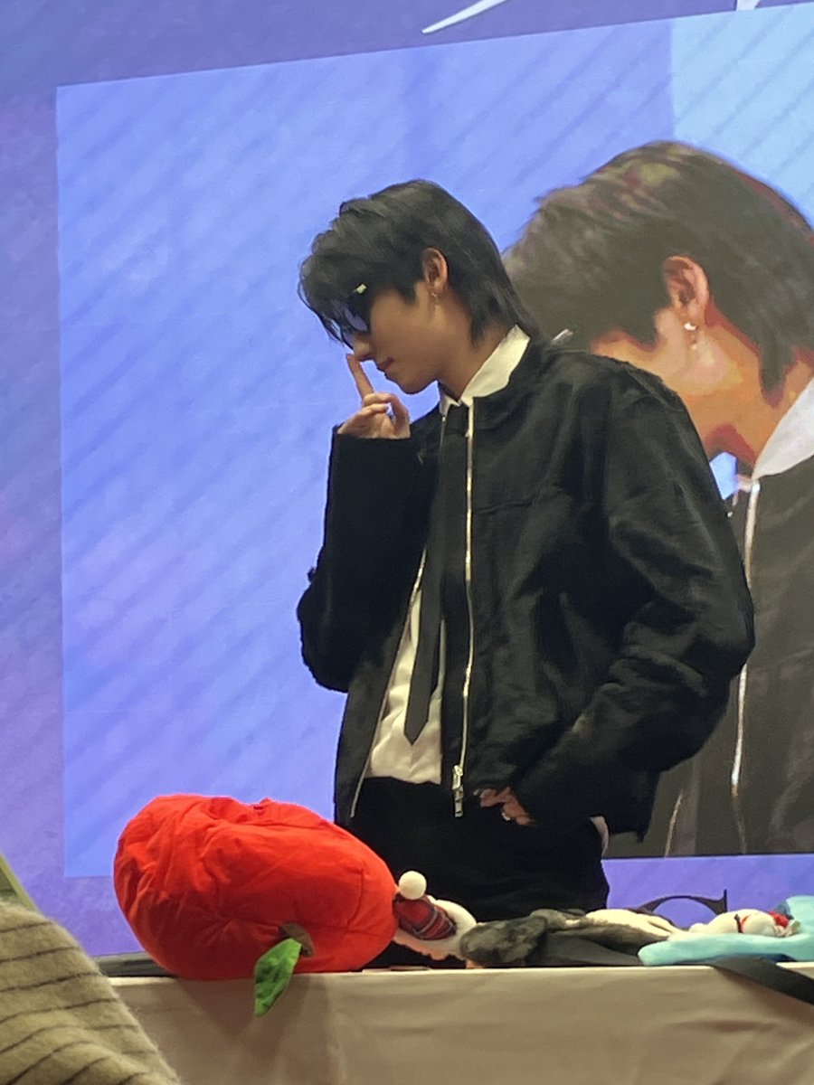 you_no_kachan48's tweet photo. SEXY✨🌹❤️
（ニエンがリクエストに応じて”自ら進んで”ジョンシンの✨SEXY✨ポーズしてくださりました）
 #NIANBOHENG #年博恒 #니안보행 #ニエンボーホン https://t.co/FRcsLmBWF0