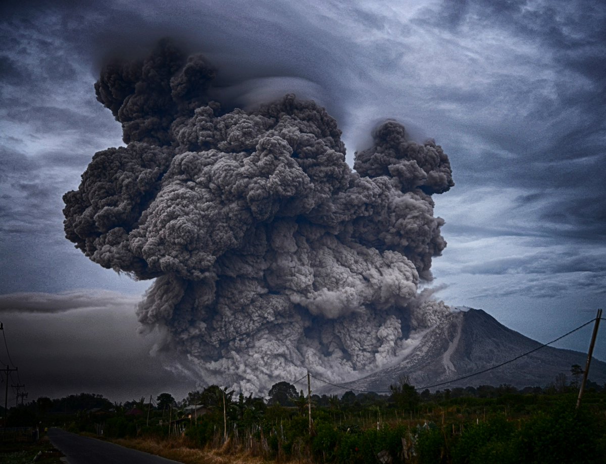 📷P204
📍Mount Sinabung, Indonesia

Dream adventure or too dangerous?
#Indonesia #Travel #Earth