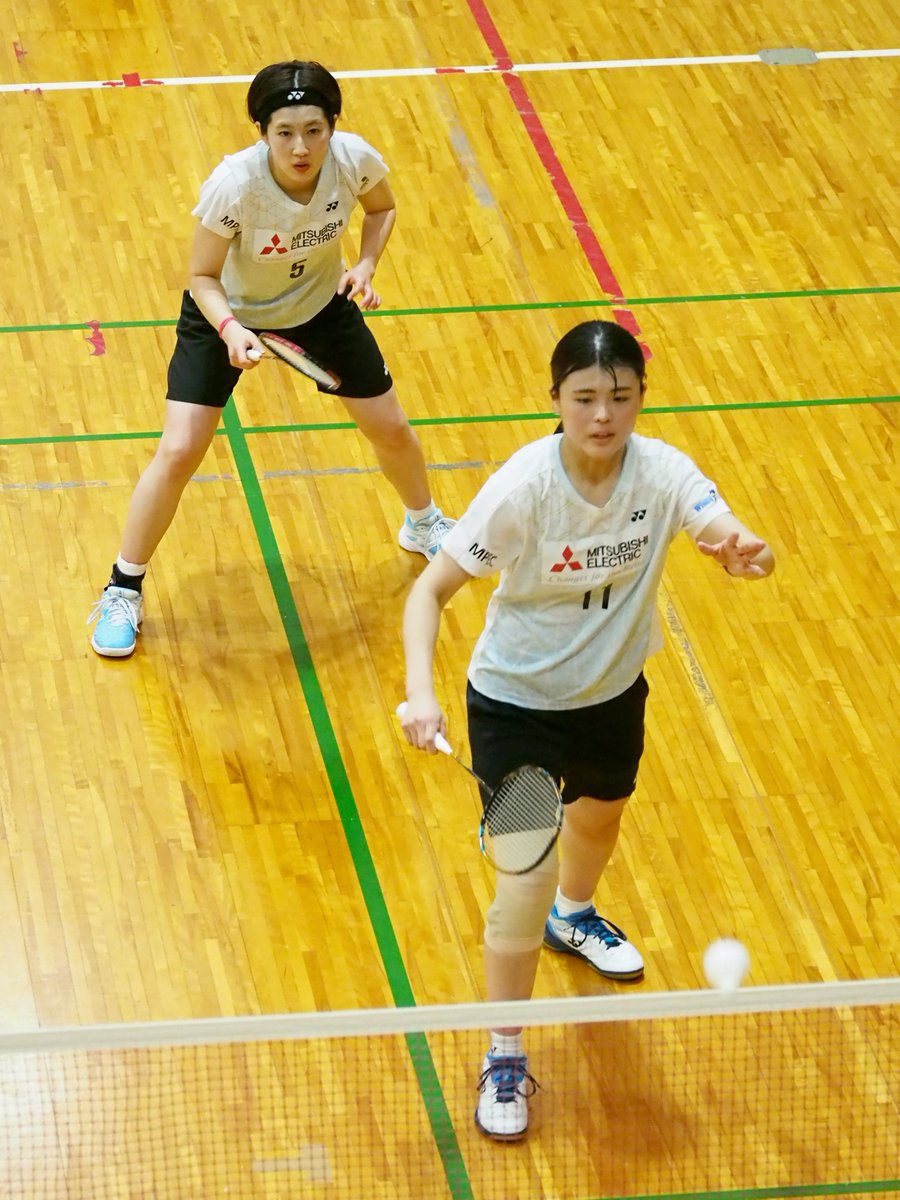 arabesque_kt's tweet photo. クイーンズサーキット2025(6)兵庫大会
中島祐月・長廻真知(ながさこ・まち)ペア
(三菱電機)

松徳学院中→柳井商工高→筑波大と強豪校に進み、特にインカレでは大活躍した⻑廻選手
そっか美希ちゃんとは柳井の同級生だったんだ

チームのバックアップが強烈に手厚くなった感のある三菱電機様
去年のS/Jリーグ2は応援が本当に凄かった
TOPリーグ昇格はマチの活躍にかかっているような気がするわたくし
身体のメンテもしっかりね

美希・真知の仲良しツーショットはTOPリーグの会場で撮ろう