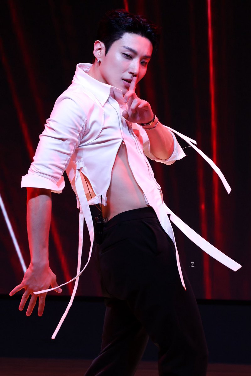 260314 문종업 팬미팅 Hold Up 2부 
아니 이렇게까지 섹시해도 되는 거예요?🫣

<a href="/jongup_official/">Jongup_Official</a>
#문종업 #MoonJongUp #文鐘業