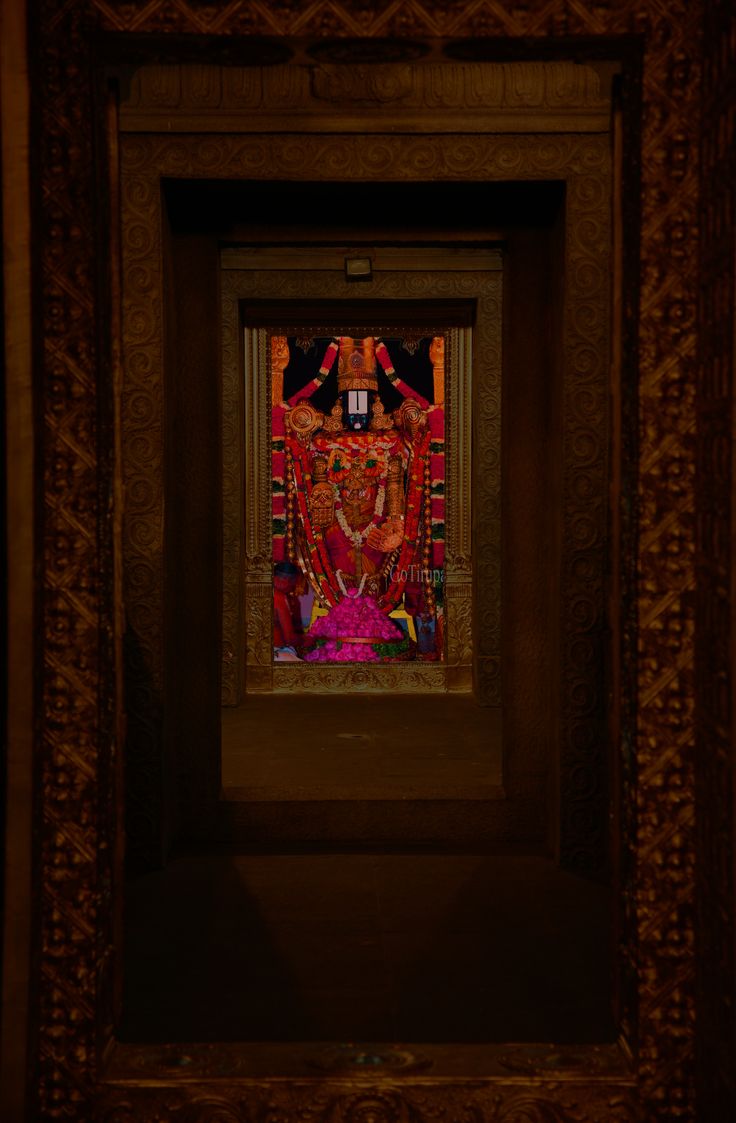 हरि सुंदर नंद मुकुंदा 
हरि केशवा हरि गोविंदा ।।