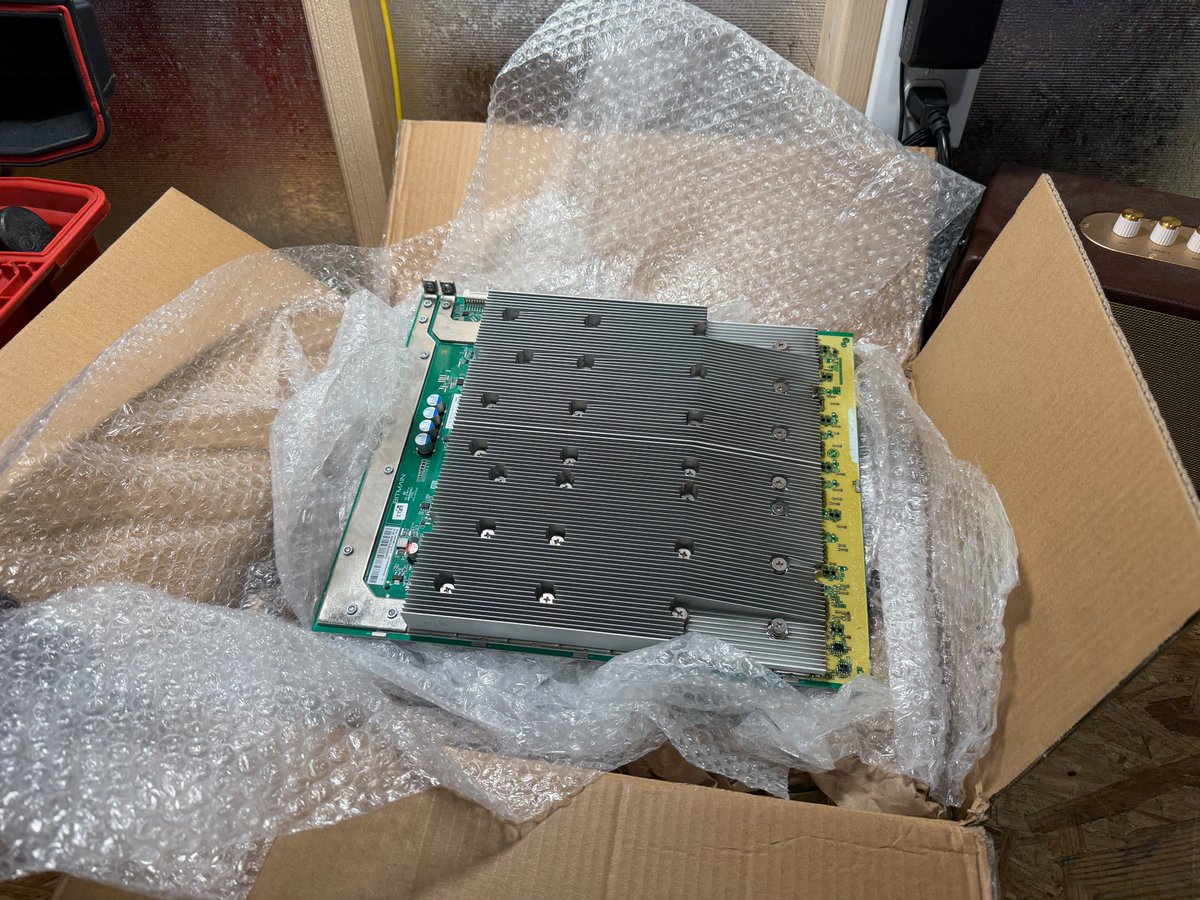 TheHobbyistMiner tweet media